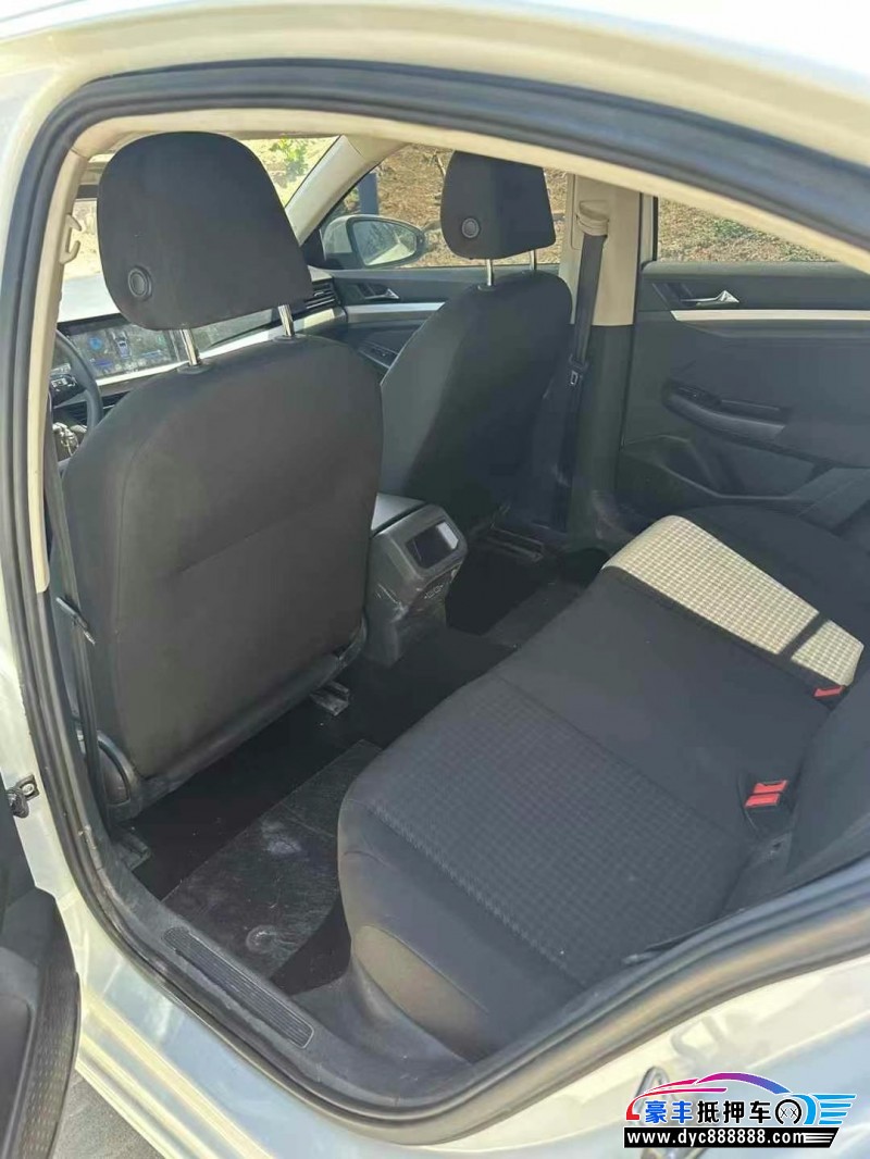 21年大众宝来轿车抵押车出售