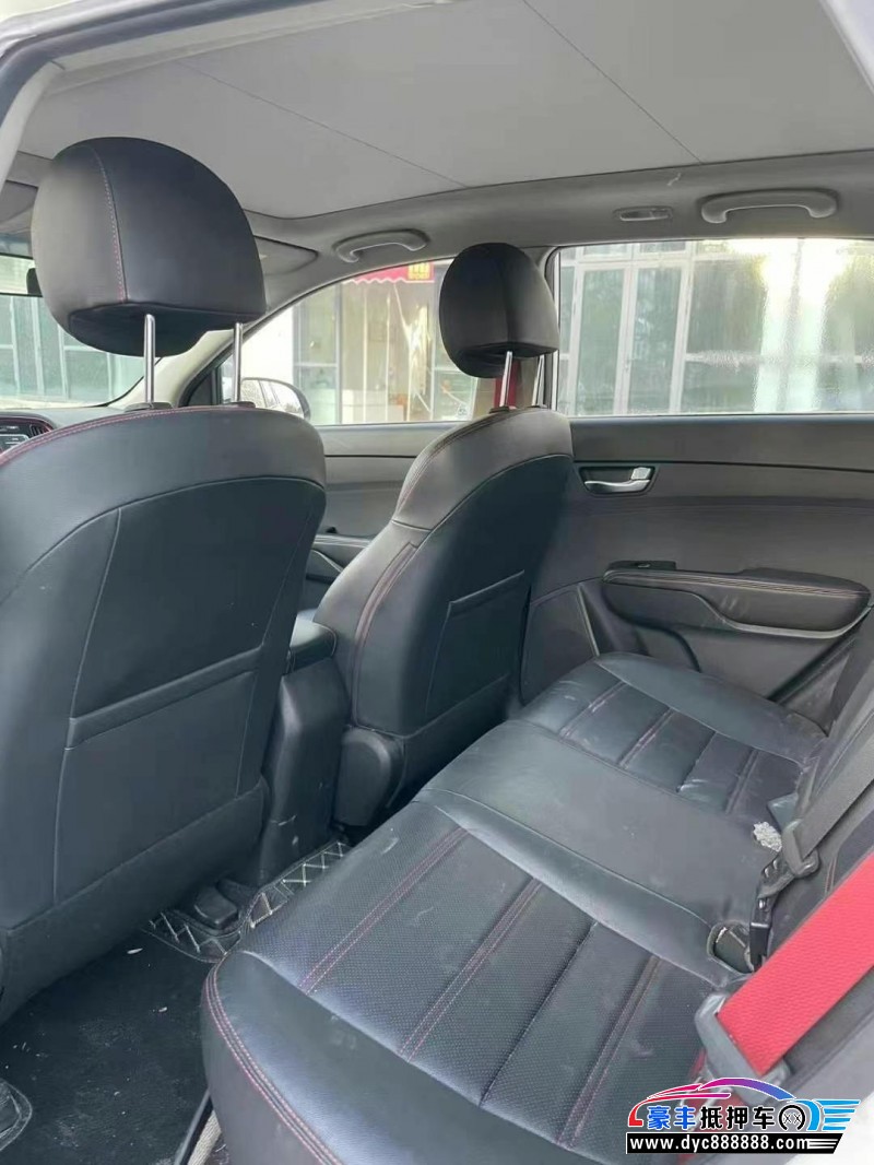 16年起亚KX3轿车抵押车出售