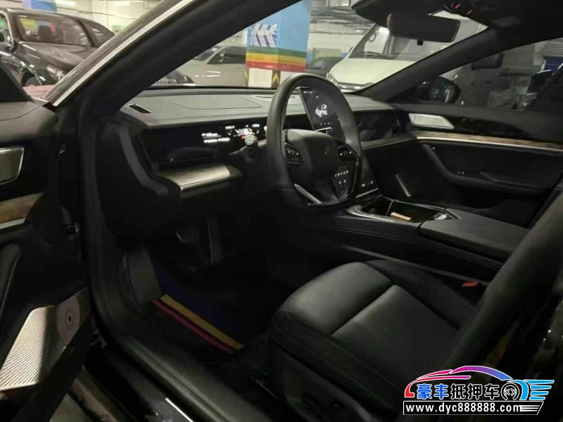 24年哪吒S轿车抵押车出售