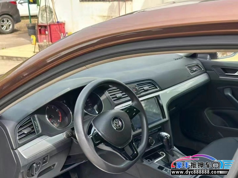 17年大众凌渡轿车抵押车出售