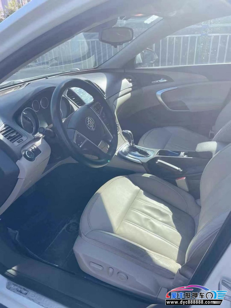 13年别克君威轿车抵押车出售