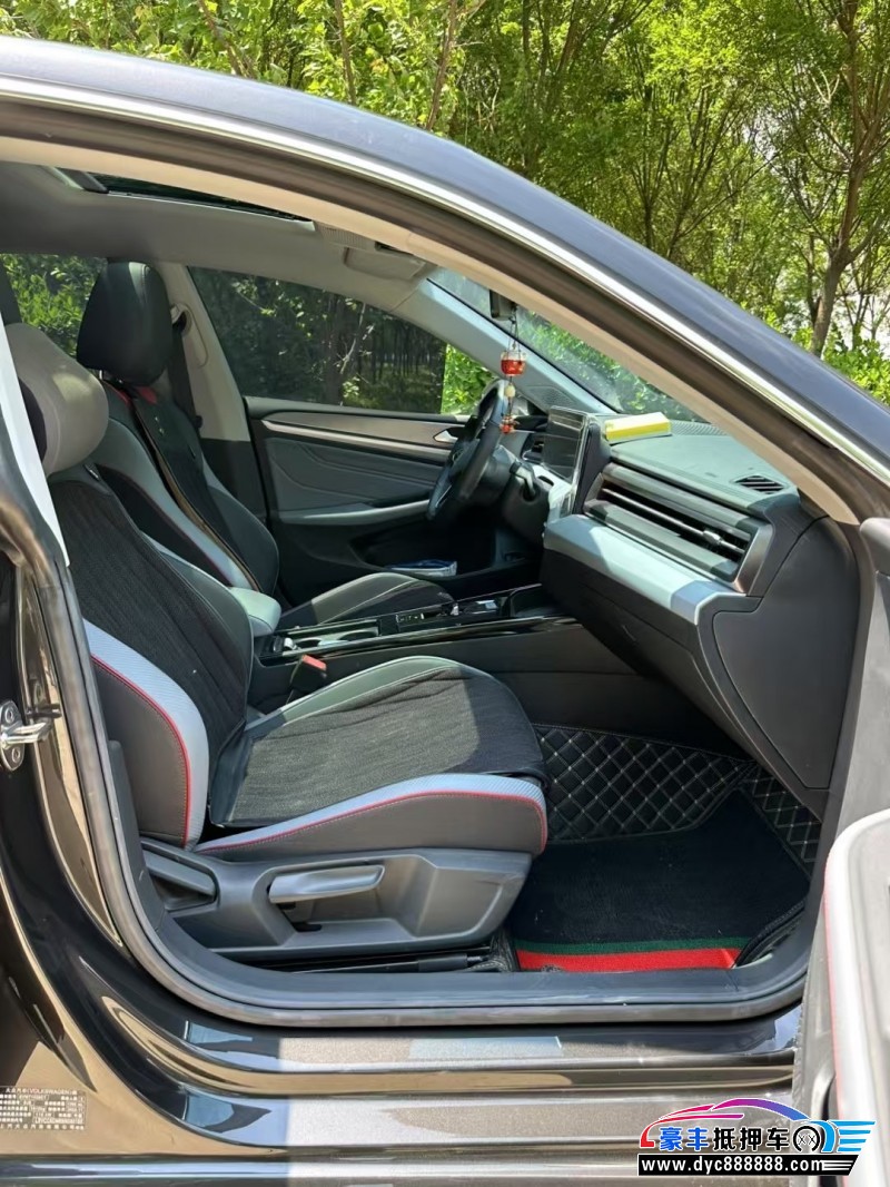 24年荣威RX5轿车抵押车出售