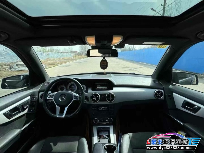 15年奔驰GLK轿车抵押车出售