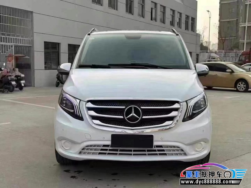 17年奔驰威霆轿车抵押车出售