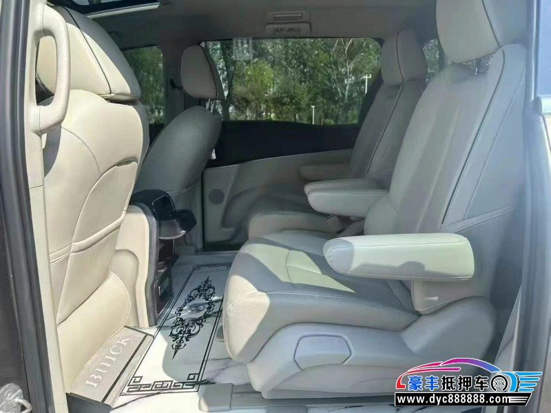 20年别克GL8轿车抵押车出售