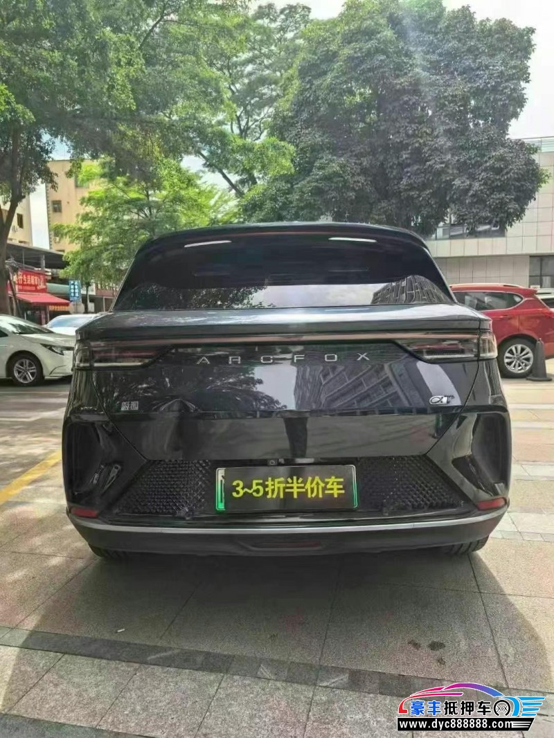 24年极狐阿尔法T轿车抵押车出售