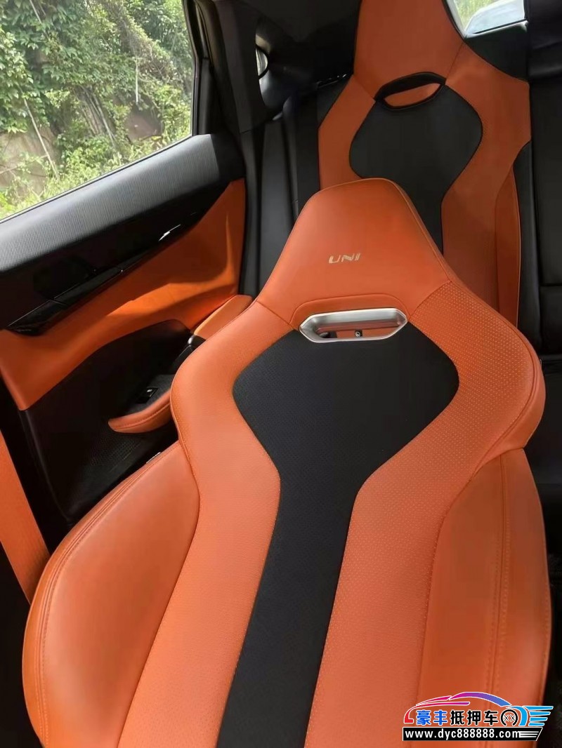 24年长安长安UNI轿车抵押车出售