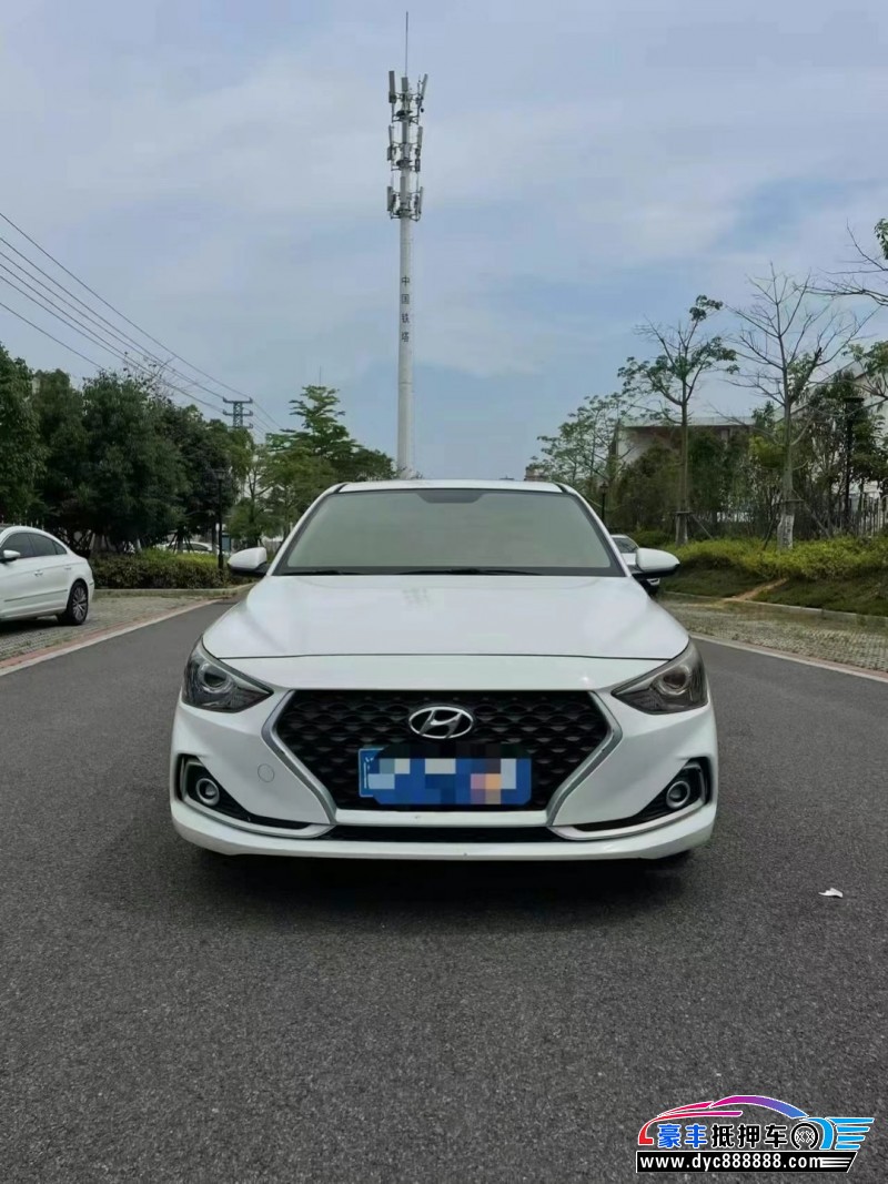18年现代悦动轿车
