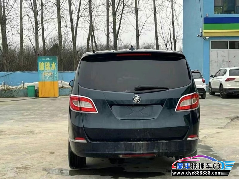 13年别克GL8轿车抵押车出售