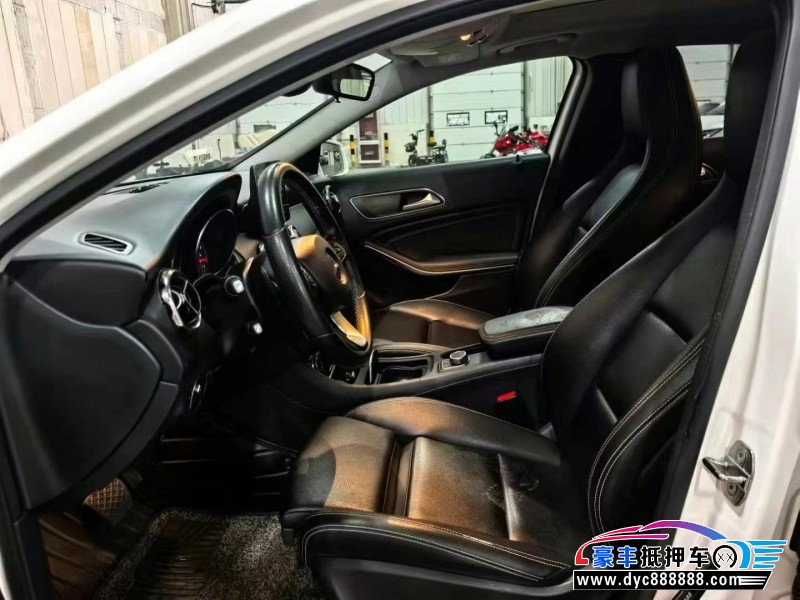 19年奔驰CLA轿车抵押车出售