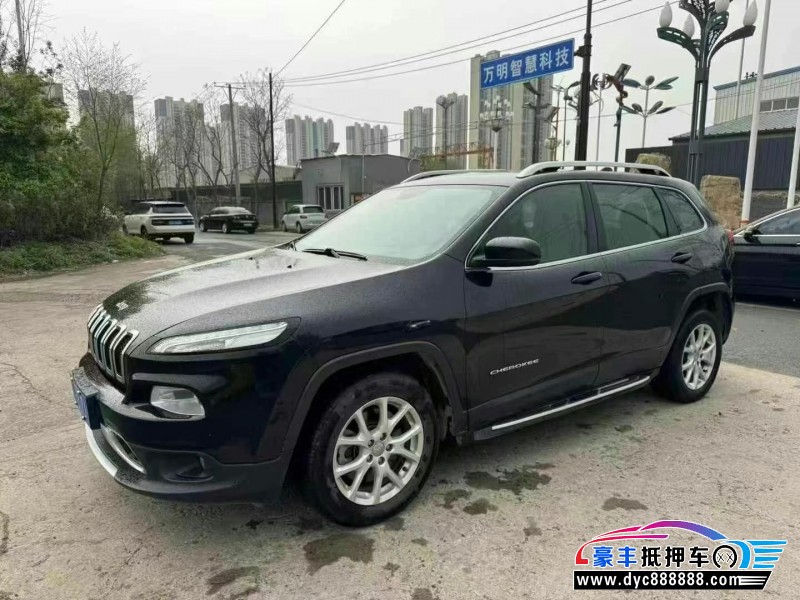 18年Jeep自由光轿车抵押车出售