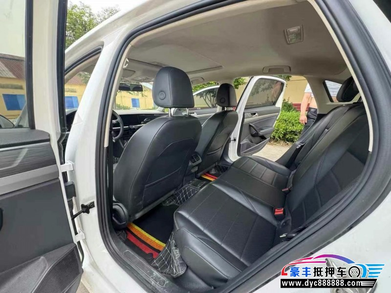 24年东风风神奕炫轿车抵押车出售