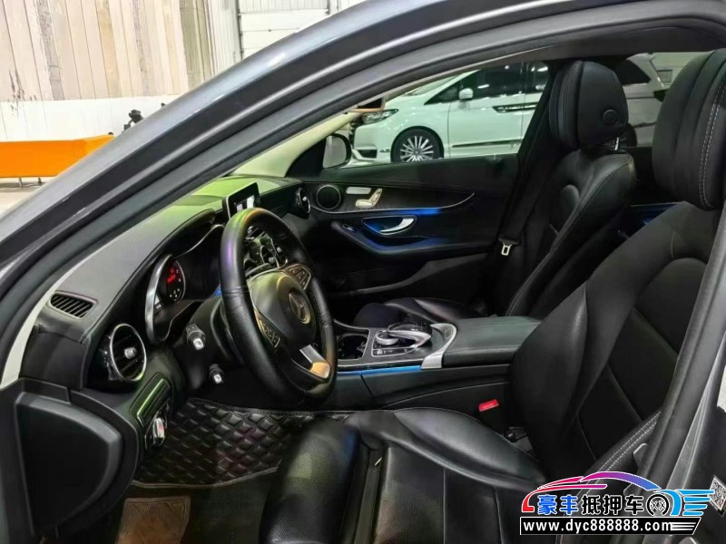 18年奔驰C轿车抵押车出售