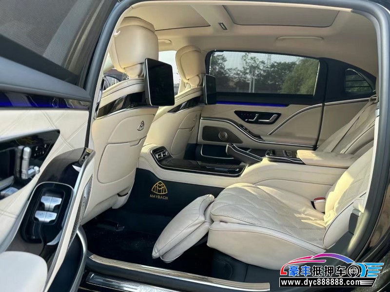 23年奔驰迈巴赫S级轿车抵押车出售