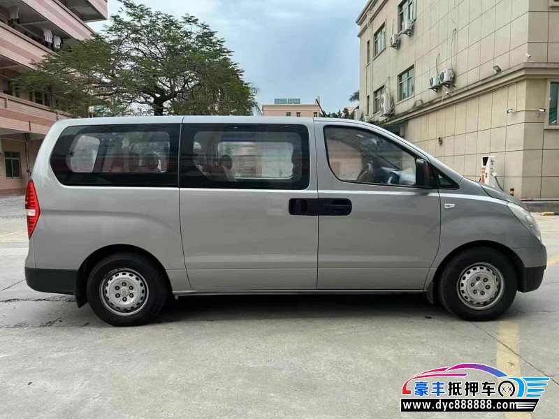 12年现代辉翼轿车抵押车出售