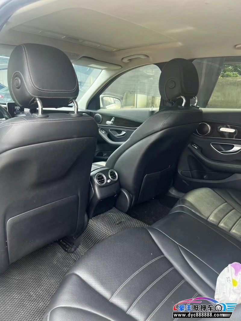 16年奔驰C轿车抵押车出售