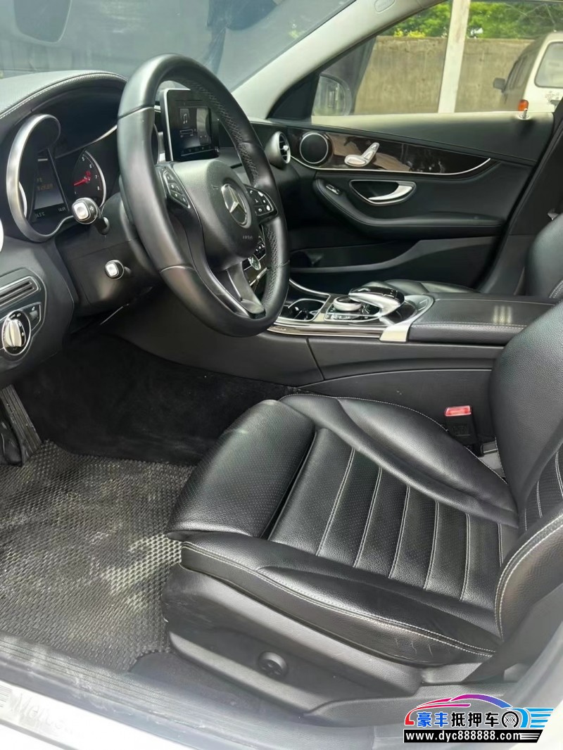 16年奔驰C轿车抵押车出售