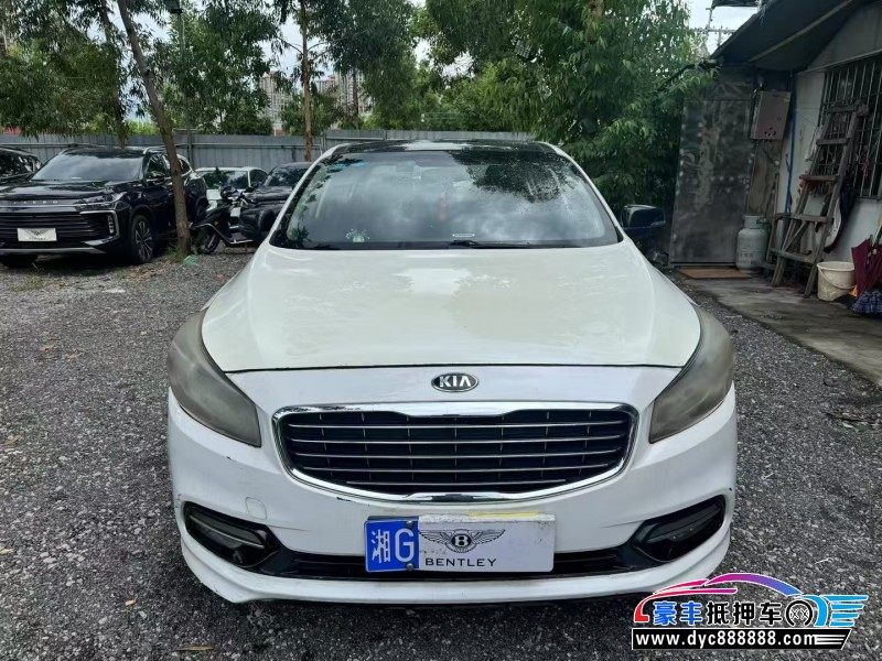 16年起亚K4轿车抵押车出售