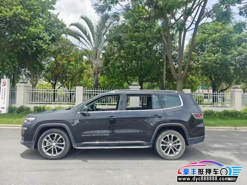 18年Jeep指挥官轿车抵押车出售