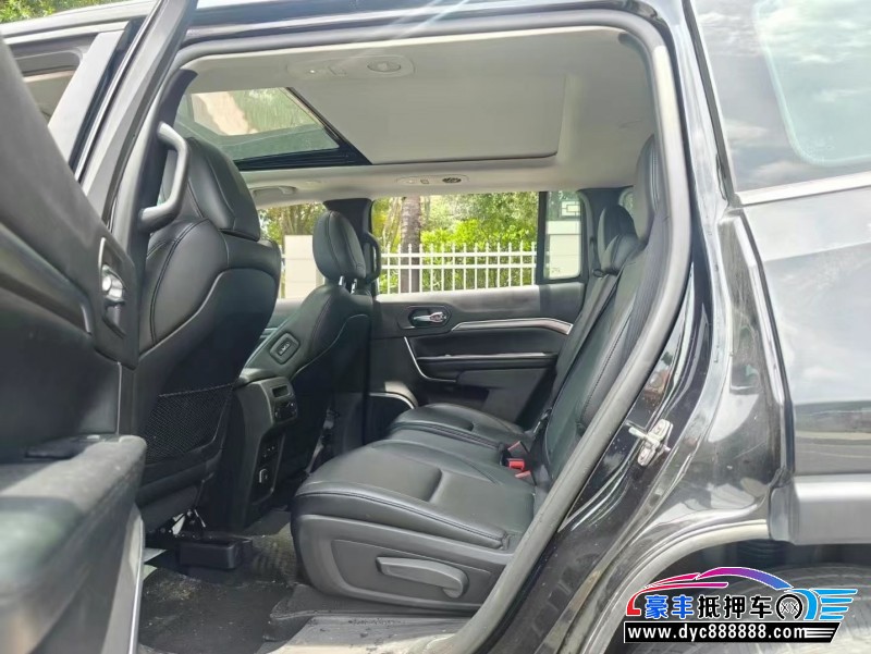 18年Jeep指挥官轿车抵押车出售