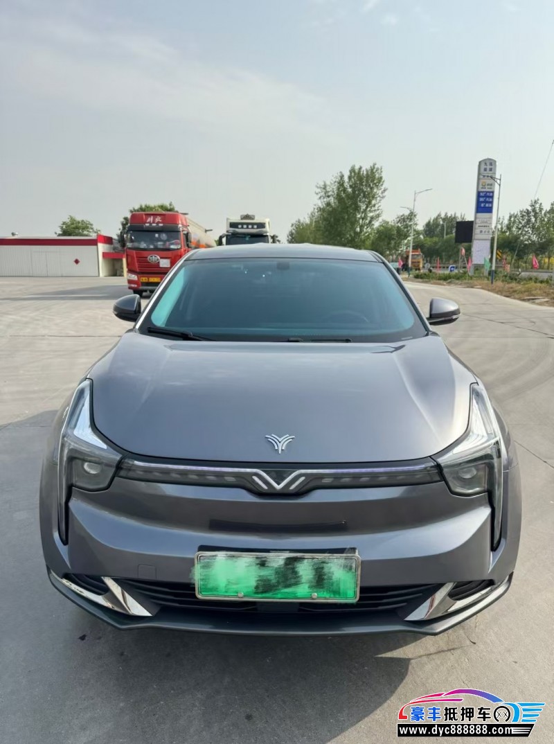 24年哪吒U轿车抵押车出售