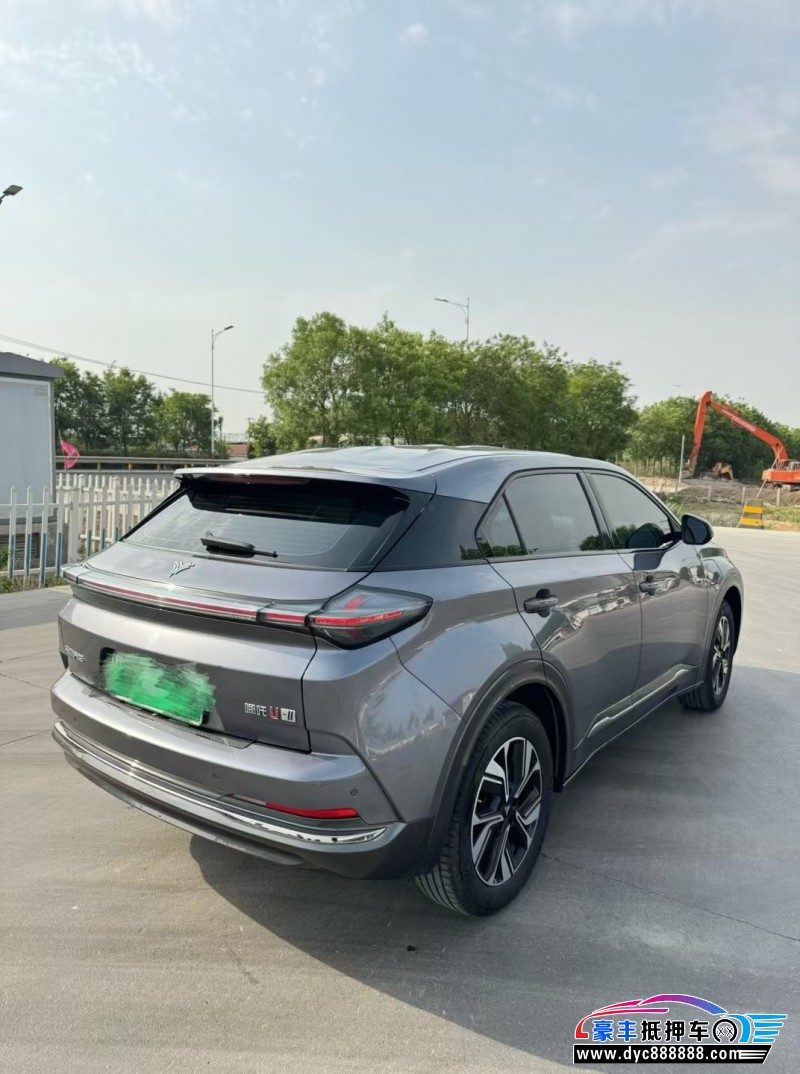 24年哪吒U轿车抵押车出售