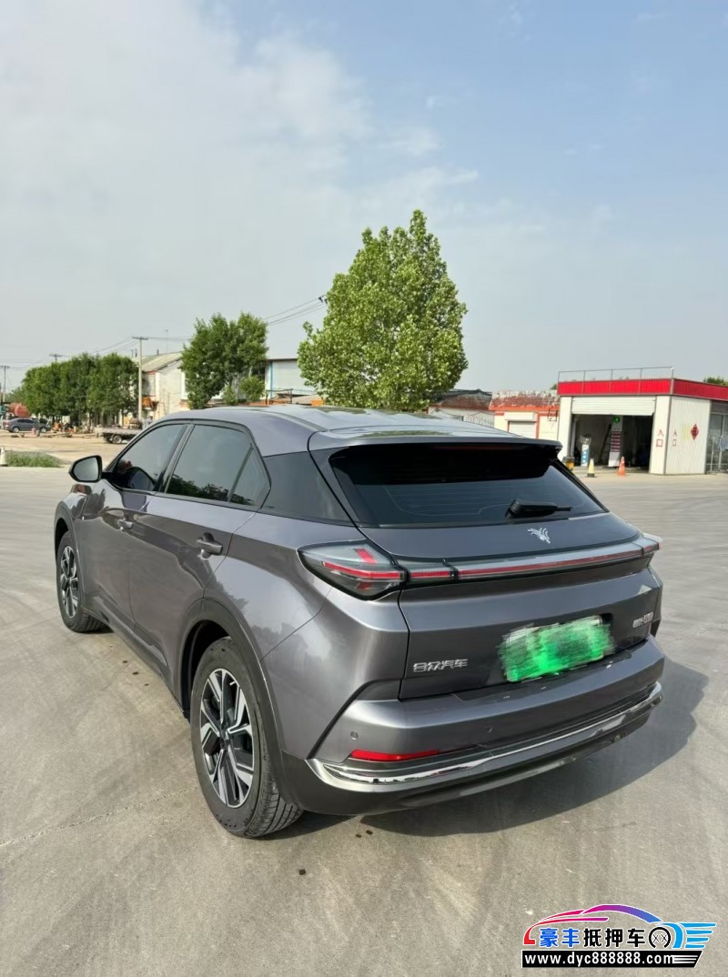 24年哪吒U轿车抵押车出售