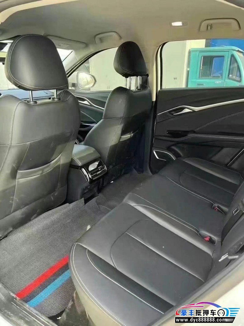 23年哪吒U轿车抵押车出售