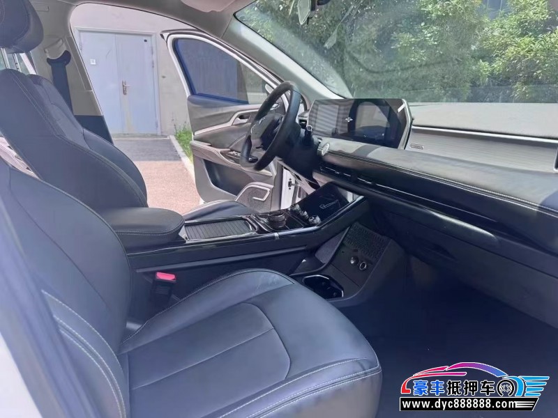 23年哪吒USUV抵押车出售