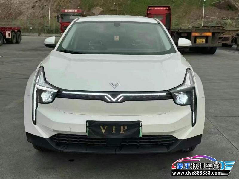 22年哪吒USUV抵押车出售