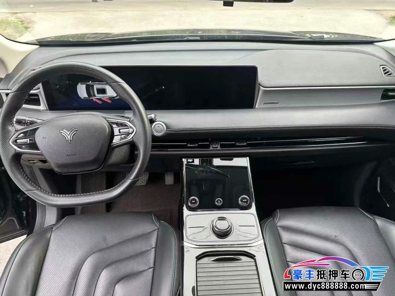 22年哪吒USUV抵押车出售