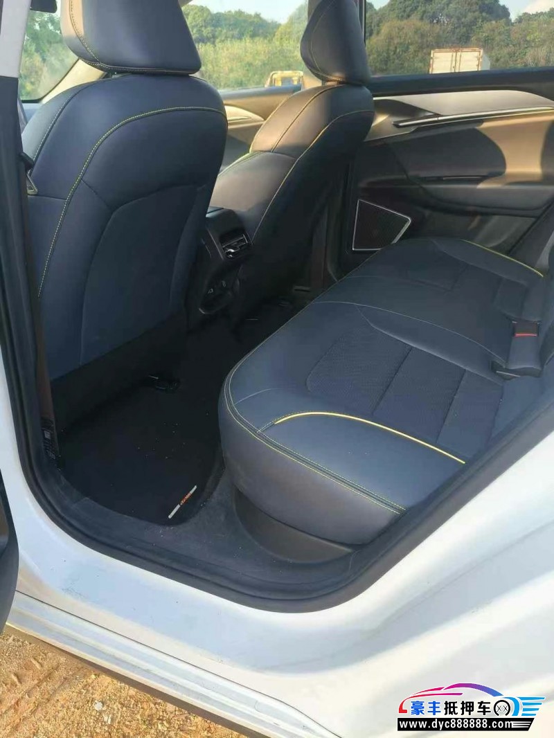 24年吉利几何轿车抵押车出售