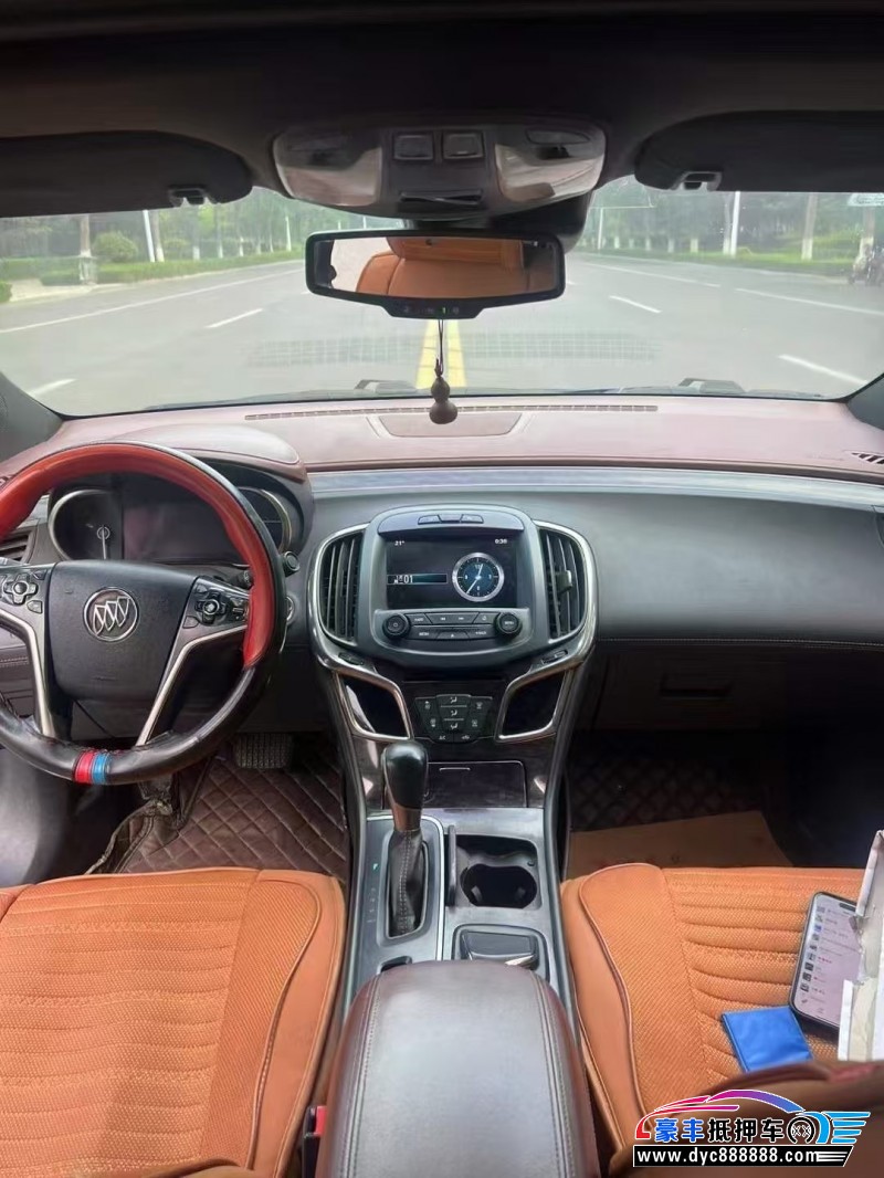 13年别克君越轿车抵押车出售