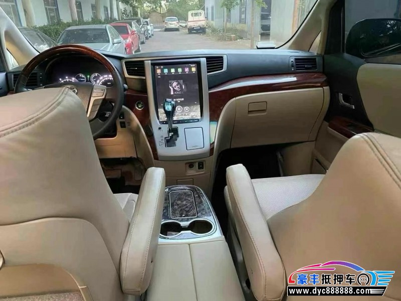 12年丰田埃尔法轿车抵押车出售