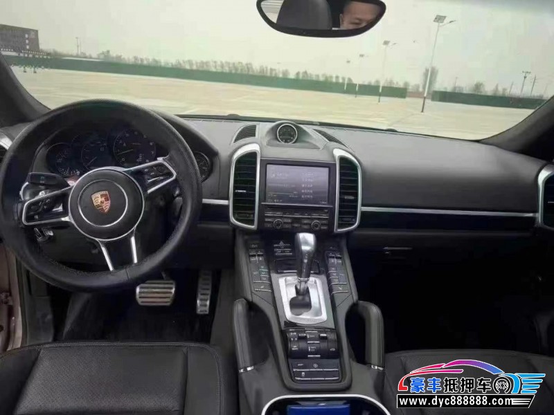 15年保时捷卡宴轿车抵押车出售