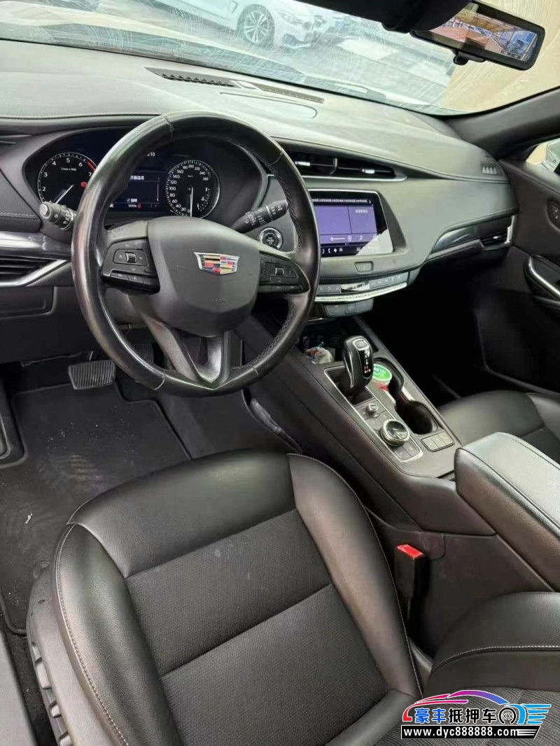 19年凯迪拉克XT4轿车抵押车出售