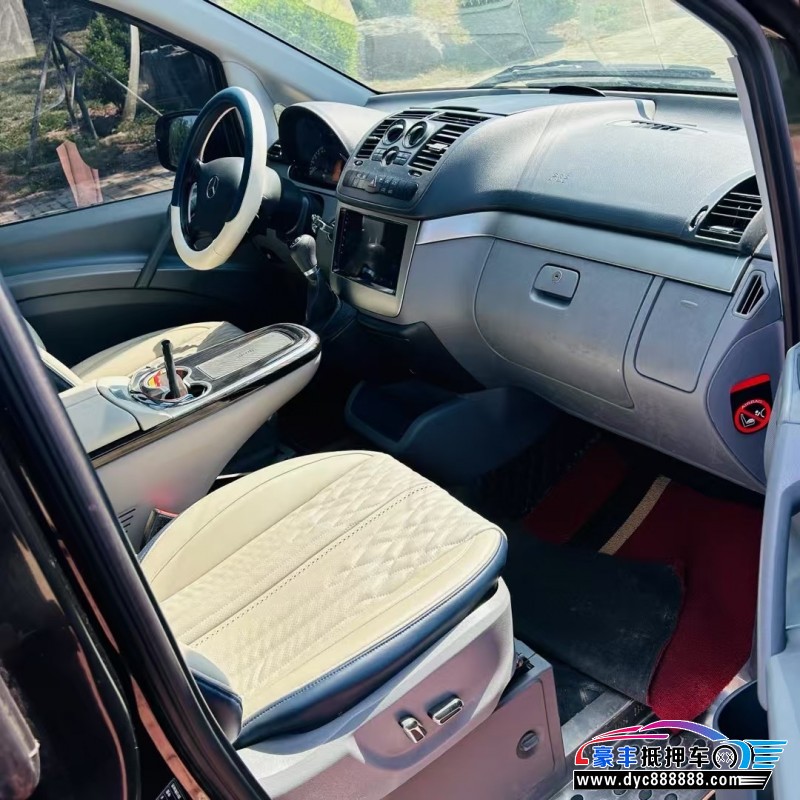 13年奔驰威霆轿车抵押车出售