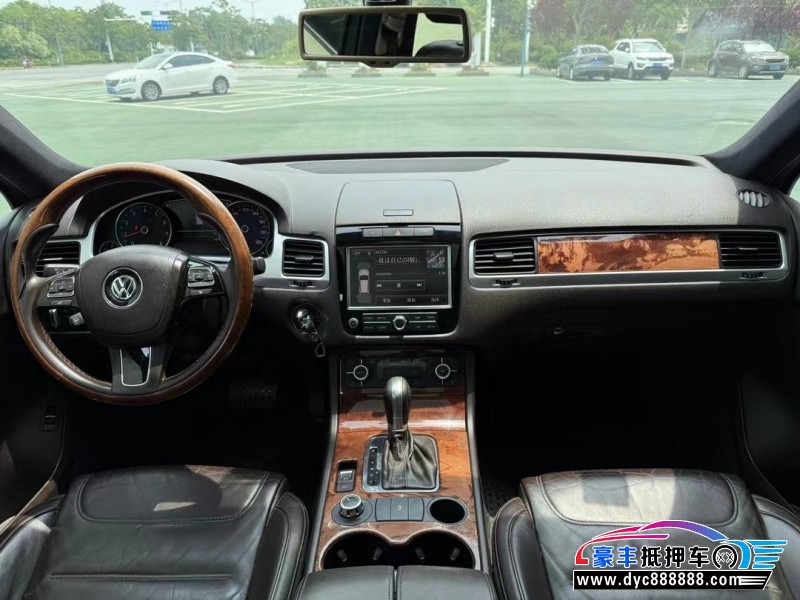 11年大众途锐轿车抵押车出售