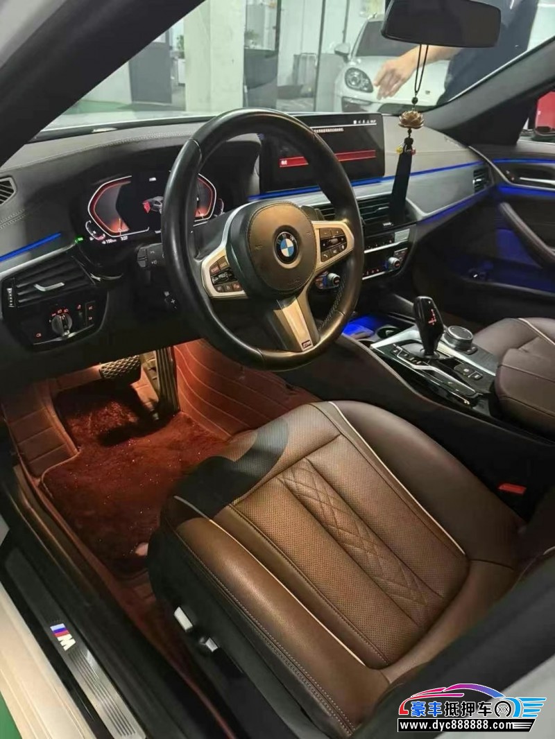 21年宝马5系轿车抵押车出售