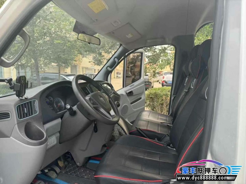 22年福田图雅诺轿车抵押车出售