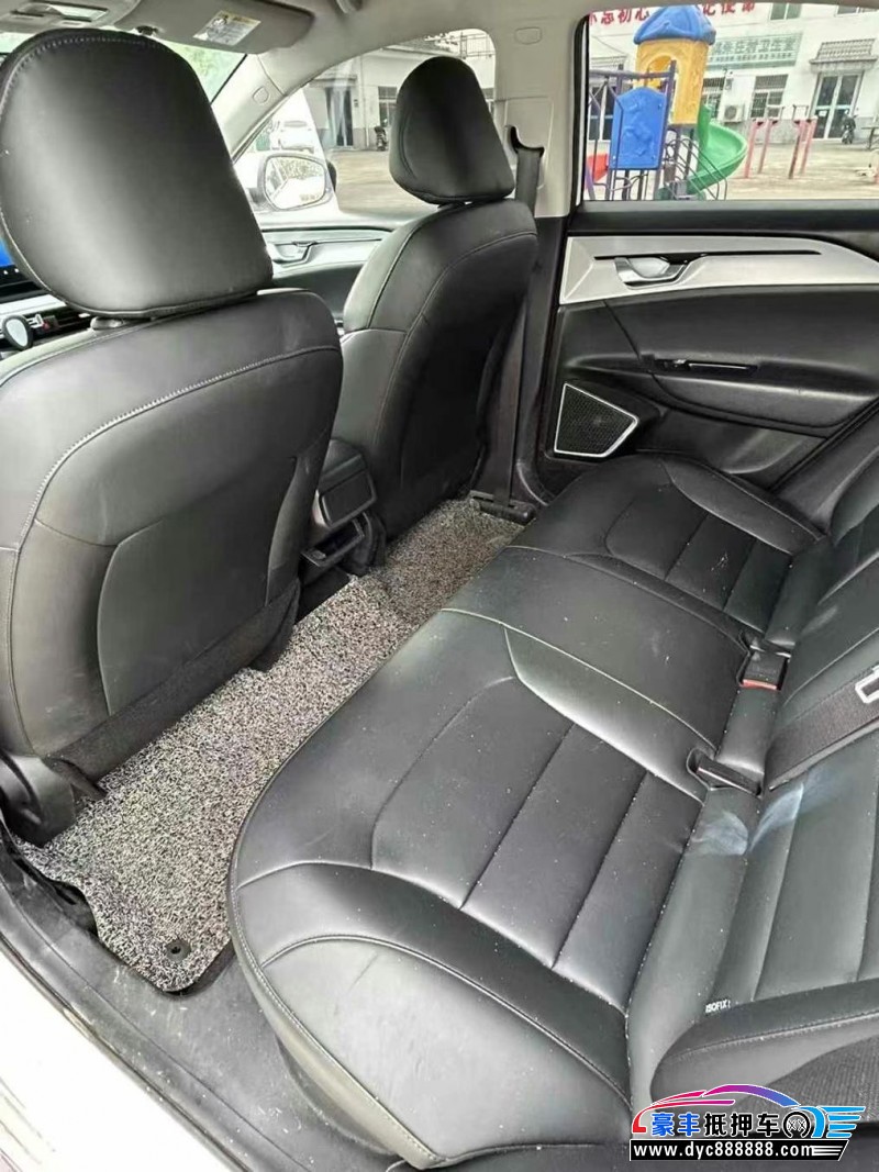 24年吉利几何轿车抵押车出售