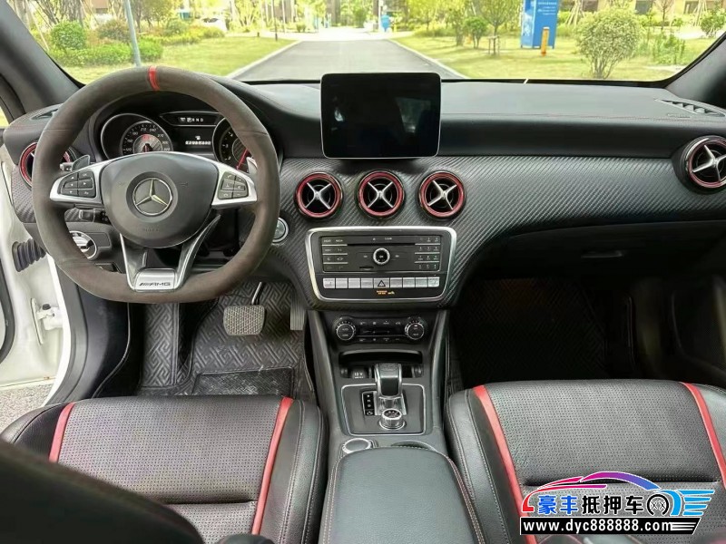 19年奔驰CLA轿车抵押车出售