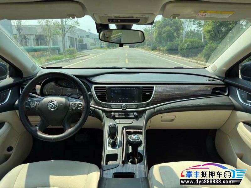 20年别克君越轿车抵押车出售