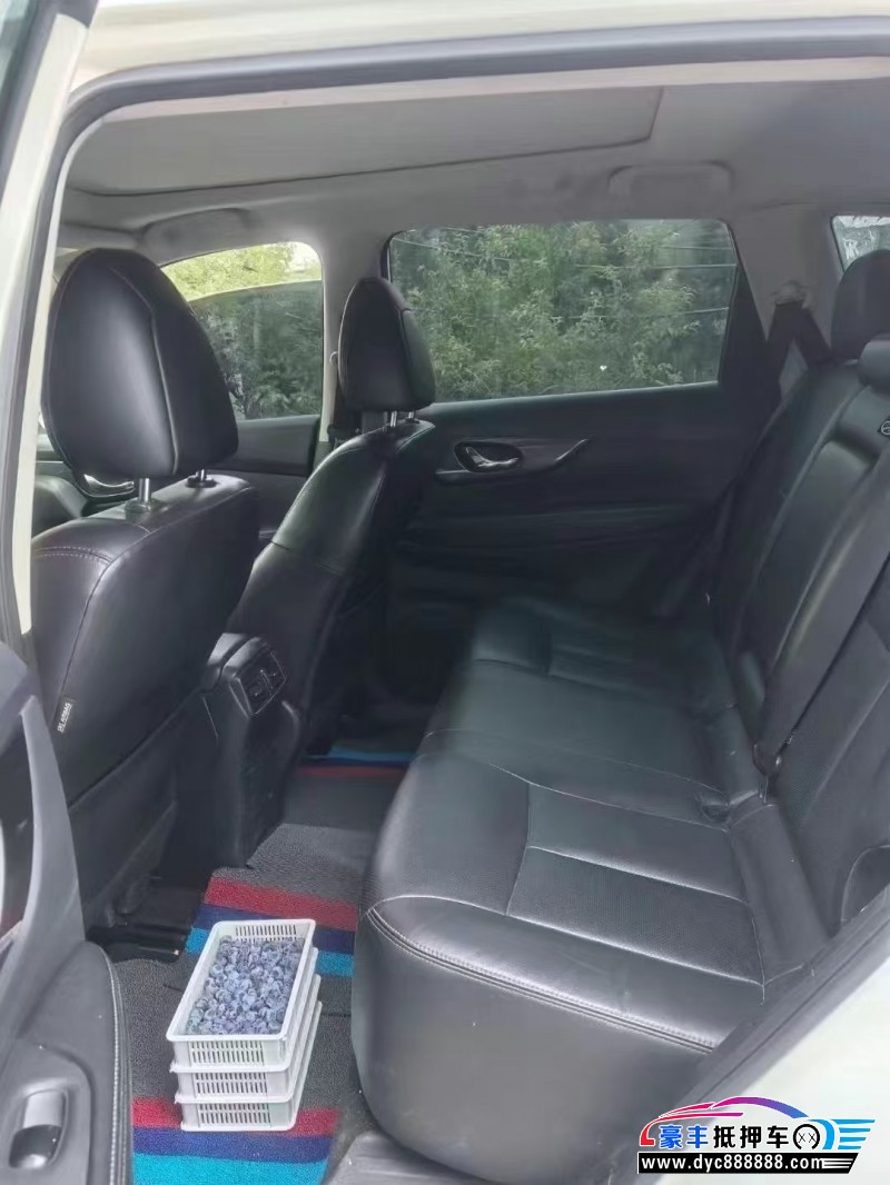 18年日产奇骏轿车抵押车出售