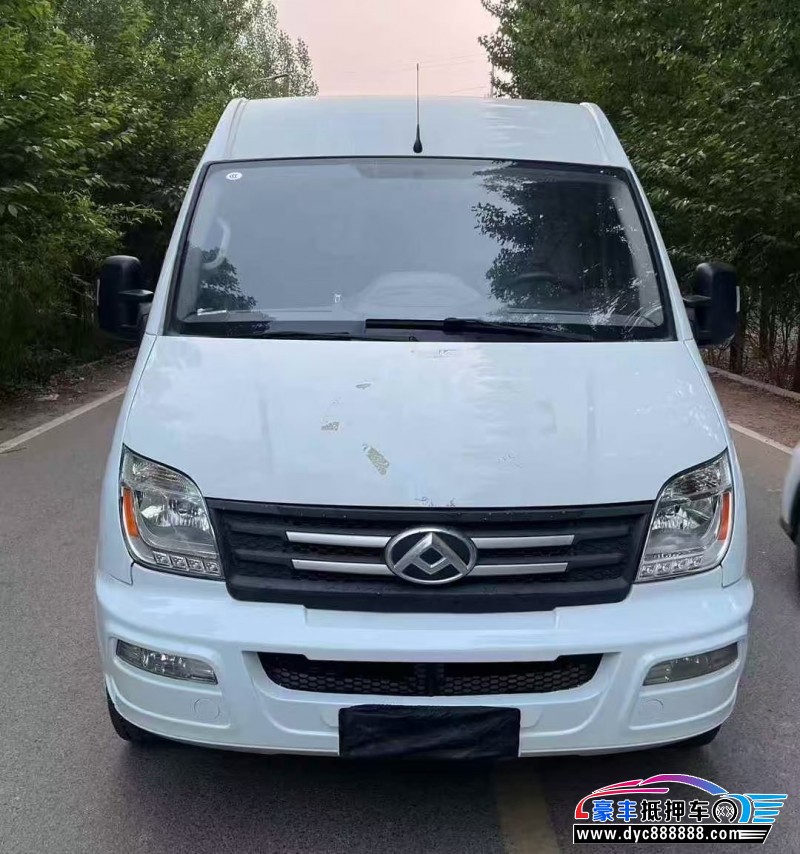 22年上汽大通V80轿车抵押车出售