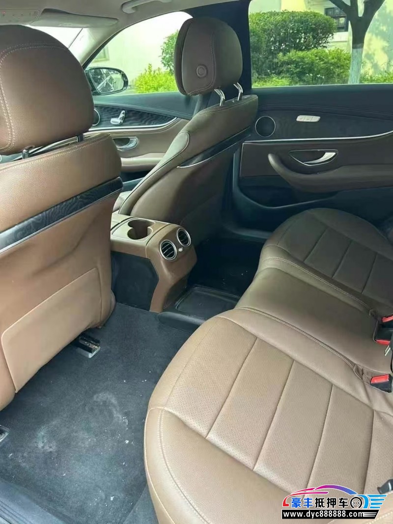 19年奔驰E轿车抵押车出售