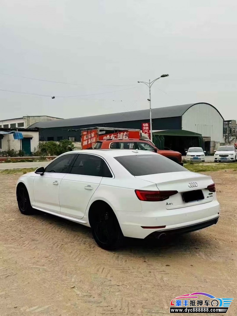 17年奥迪A4L轿车抵押车出售