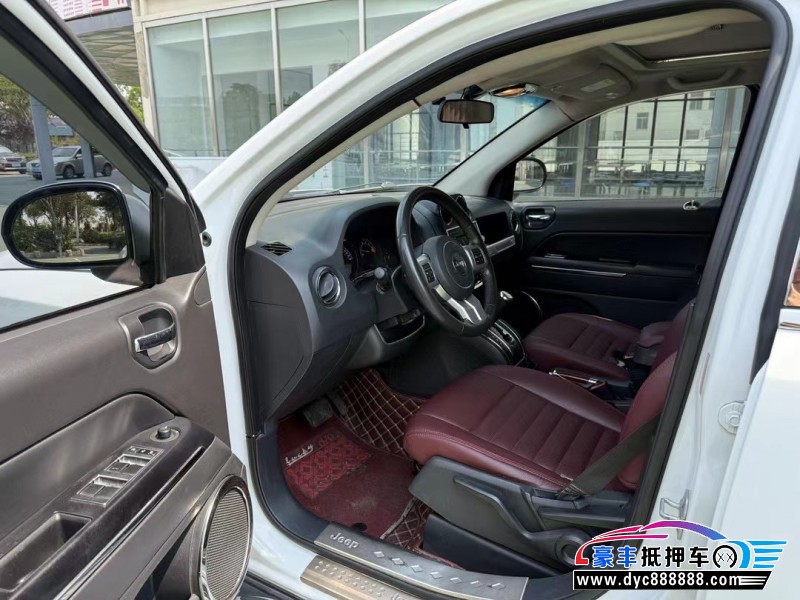 16年Jeep指南者轿车抵押车出售