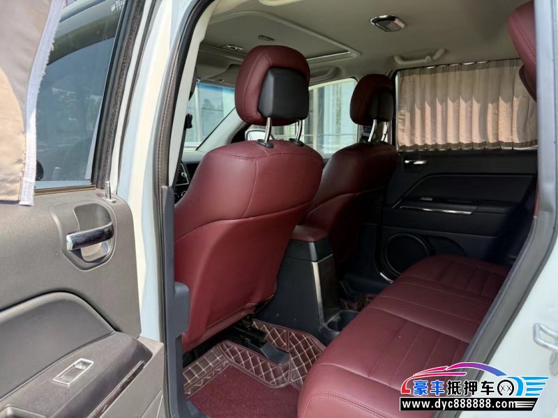 16年Jeep指南者轿车抵押车出售