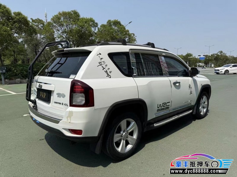 16年Jeep指南者轿车抵押车出售